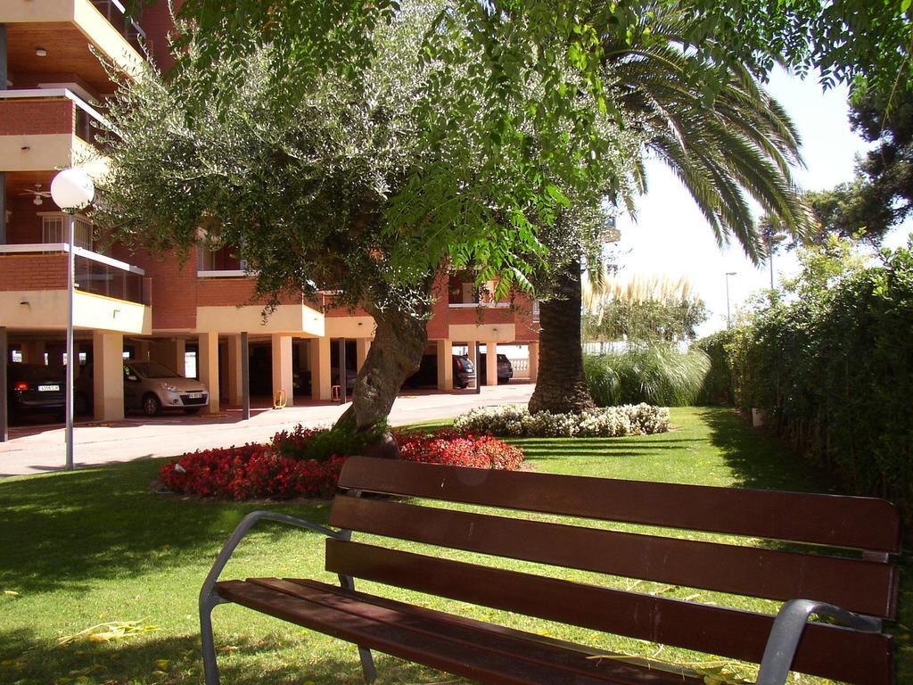 Apartamentos Alquihouse Vilafortuny 캠브릴스 외부 사진