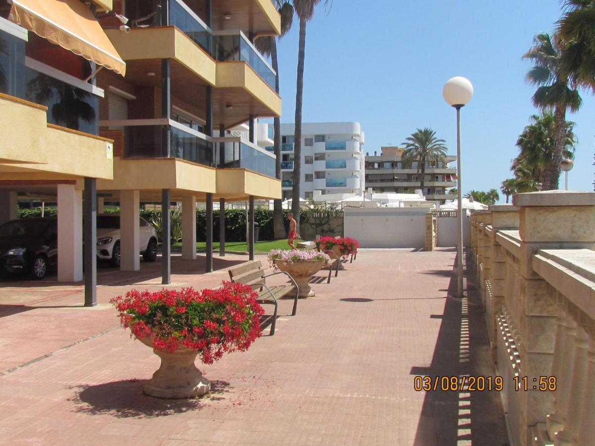 Apartamentos Alquihouse Vilafortuny 캠브릴스 외부 사진